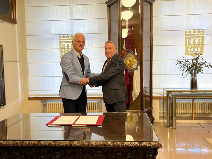 Renovado el convenio con la Hermandad de Cofradías para "dinamizar, difundir y promocionar" la Semana Santa logroñesa