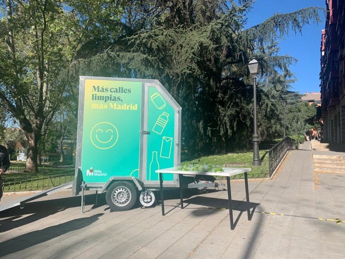 Más Madrid implementará un sistema de reciclaje portátil en la región donde intercambiarán envases por productos verdes