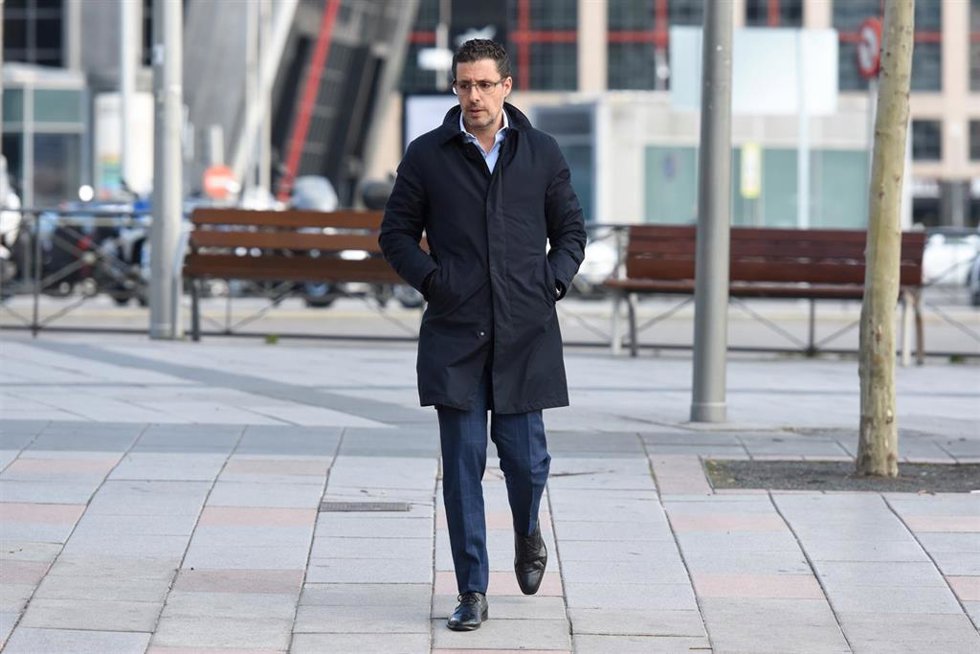 Archivo - El comisionista Alberto Luceño a su llegada a declarar en los juzgados de Plaza de Castilla, a 10 de febrero de 2023, en Madrid (España). El juez Adolfo Carretero ha citado hoy a declarar al comisionista Alberto Luceño por presuntamente defrau