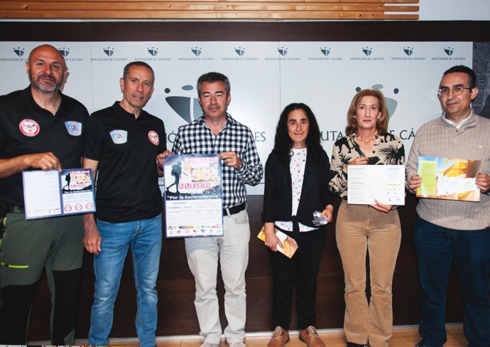 Presentación de la marcha 55 kilómetros Bomberos Solidarios de Cáceres