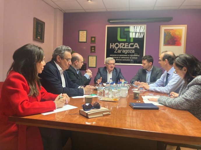 El Comité Provincial de VOX en Zaragoza y la dirección de VOX en las Cortes de Aragón VOX se han reunido con Horeca