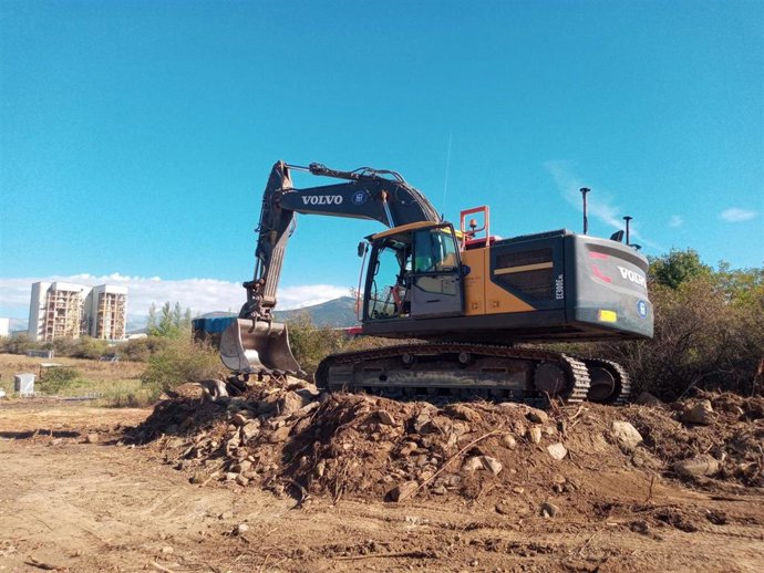 Archivo - Operario trabajando.