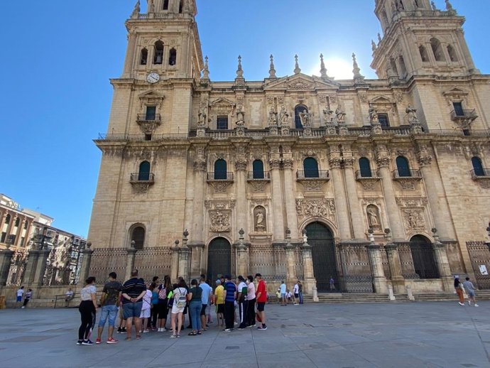 Turistas en la Plaza de Santa María