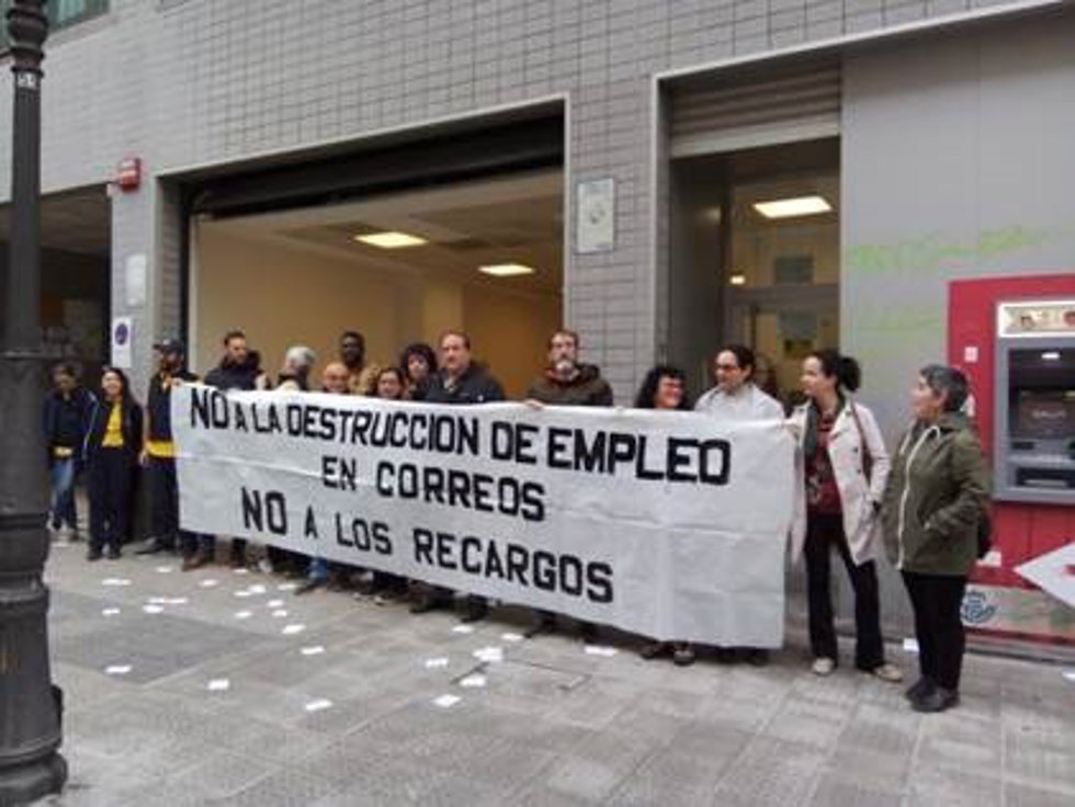 Protesta de sindicatos de Correos de Bizkaia