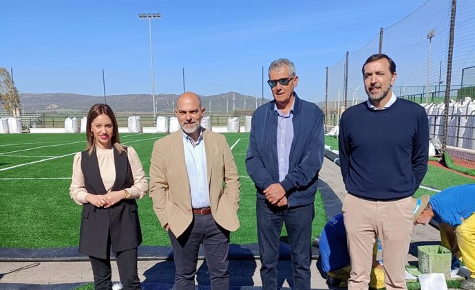 El diputado provincial responsable del Área de Desarrollo Local, Manuel Ángel Chacón, visita la entidad local autónoma (ELA) de Tahivilla, dependiente del municipio de Tarifa (Cádiz)