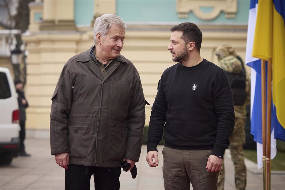 Archivo - El presidente de Ucrania, Volodimir Zelenski, recibe en Kiev a su homólogo de Finlandia, Sauli Niinisto