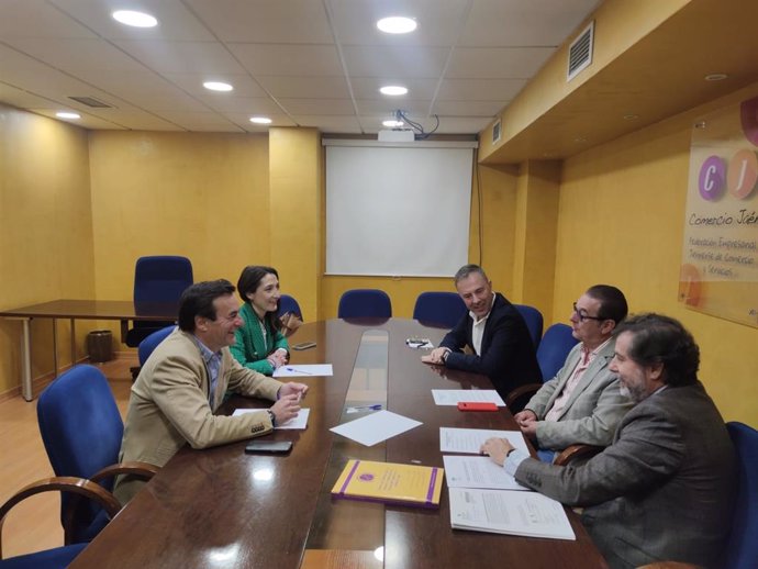 Reunión con la directiva de Comercio Jaén