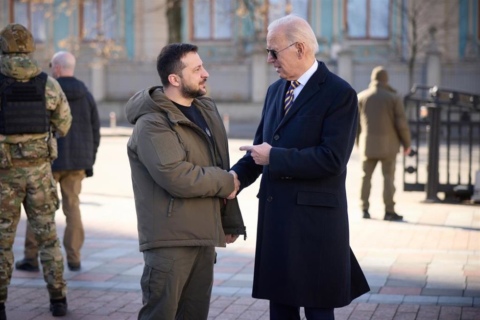 Archivo - Volodimir Zelenski y Joe Biden.