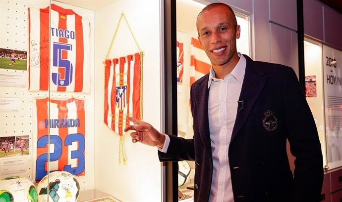 Joo Miranda, durante una visita al Territorio Atleti.