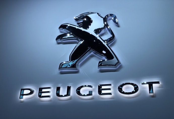 Archivo - Logo Peugeot