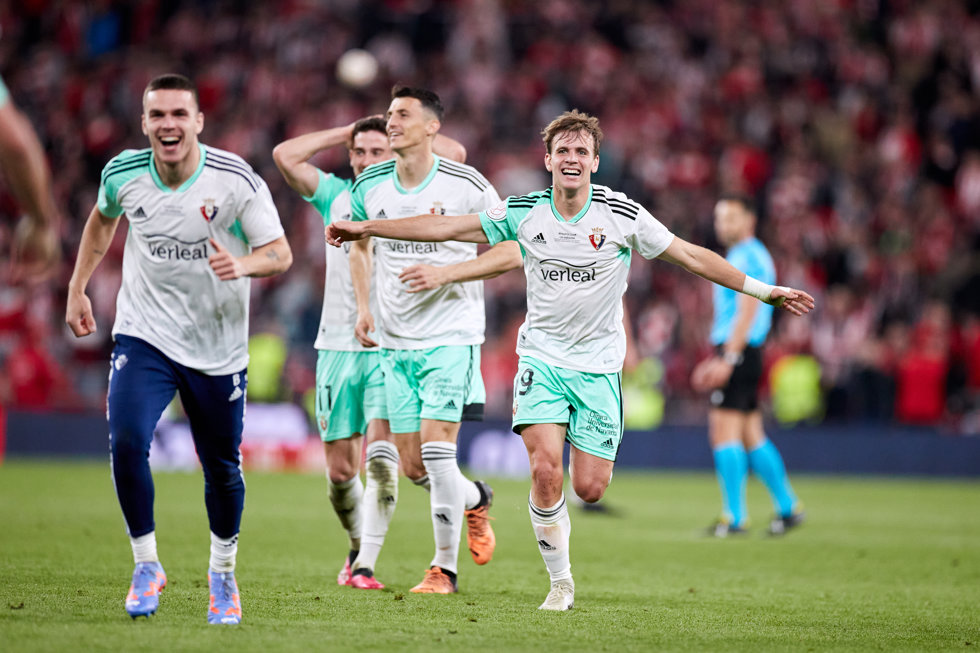 Pablo Ibanez of CA Osasuna celebrates the win after the Copa del Rey match between Athletic Club and CA Osasuna at San Mames  on April 4, 2023, in Bilbao, Spain.