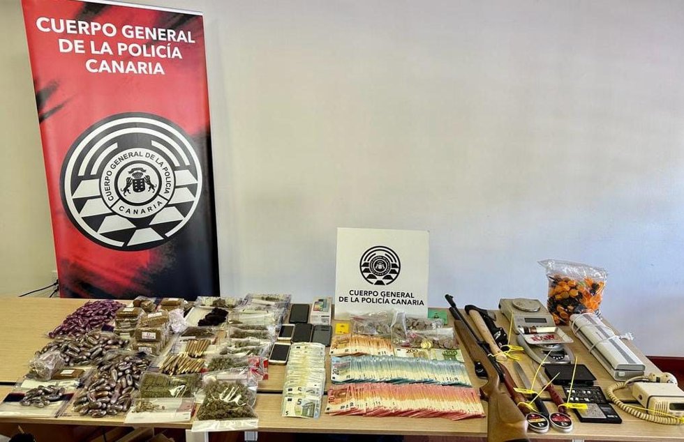 Droga y material incautado por la Policía Autonómica