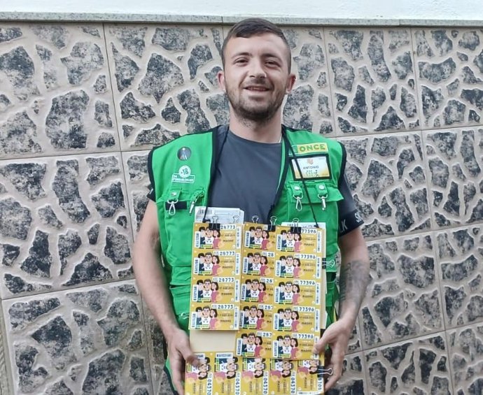 Antonio Fernández, vendedor de la ONCE en Puerto Real (Cádiz)