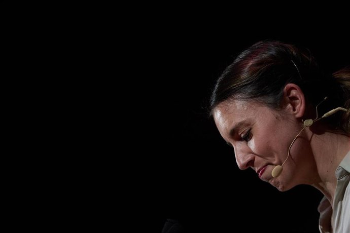 Archivo - La ministra de Igualdad, Irene Montero, interviene durante la inauguración del Encuentro Internacional Feminista 'We call it feminism. Feminismo para un mundo mejor', en la Facultad de Medicina de la Universidad Complutense de Madrid, a 24 de 