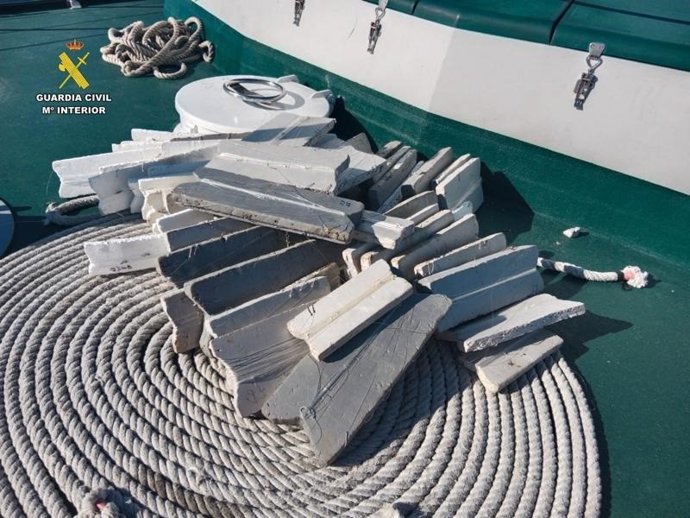 Operación de la Guardia Civil contra un pescador furtivo en Cabo Matxitxako, en Bizkaia