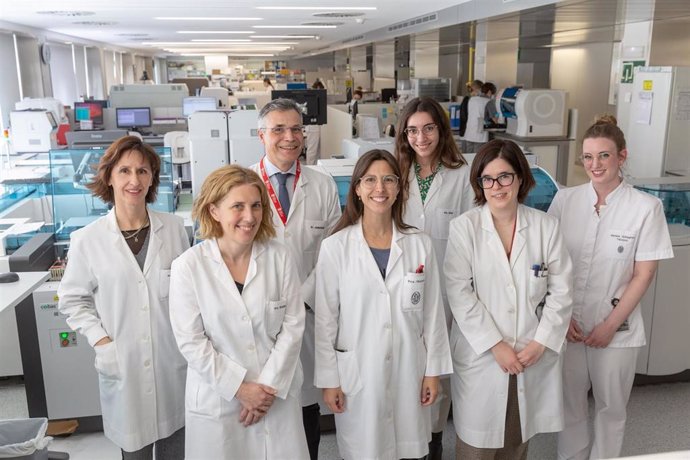 La revista 'Diagnostics' publica un estudio de la Clínica Universidad de Navarra que muestra cómo la toma de muestras dactilares de sangre facilitaría el seguimiento de los pacientes crónicos
