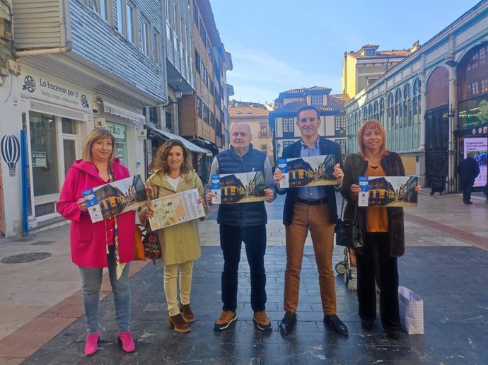 Presentación de una campaña de apoyo al comercio del Oviedo Antiguo con motivo de la Oviedo Cup