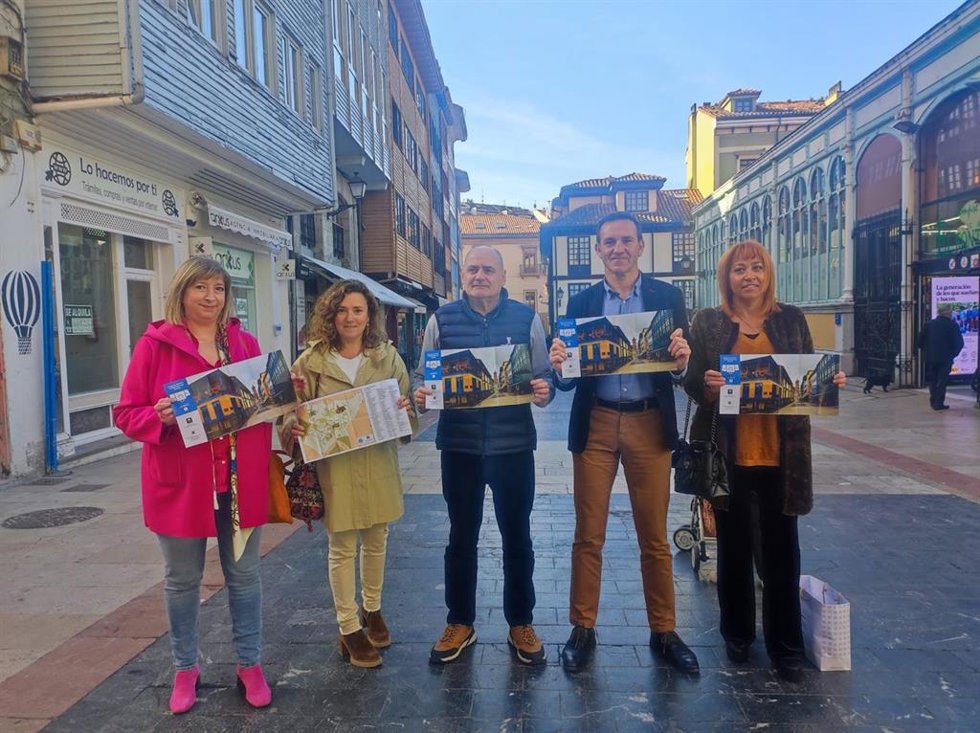 Presentación de una campaña de apoyo al comercio del Oviedo Antiguo con motivo de la Oviedo Cup