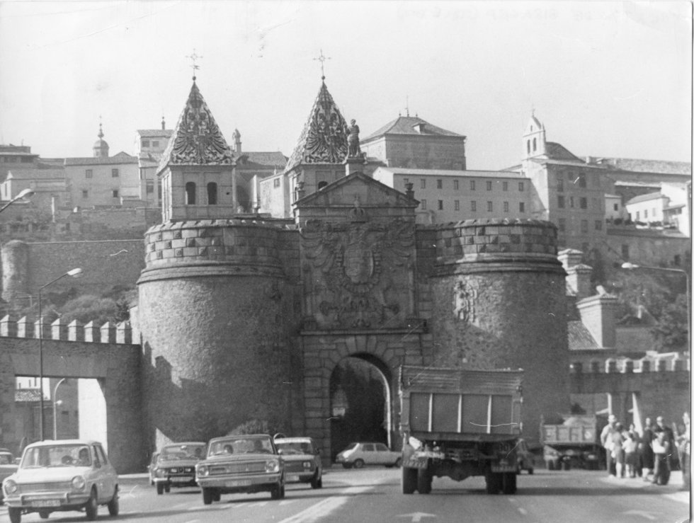 El Archivo Municipal rescata en una nueva exposición virtual una colección de fotografías de Toledo de Gabriel Carvajal.