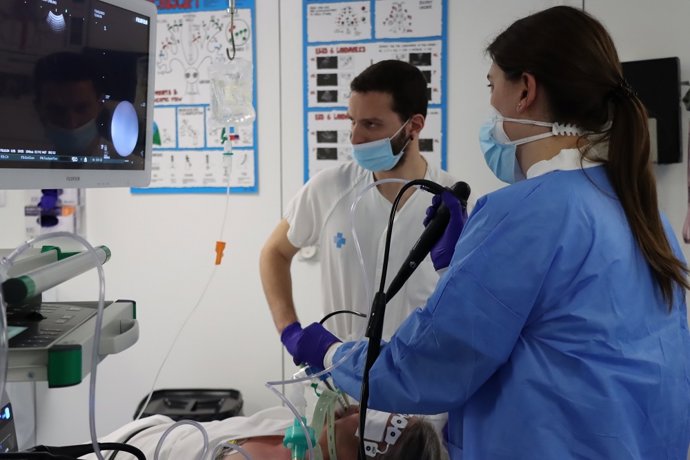 El centro ha adquirido un enteroscopio motorizado para la realización de estudios de tripa delgada y ha empezado a realizar criobiopsias guiadas por ecobroncoscopia