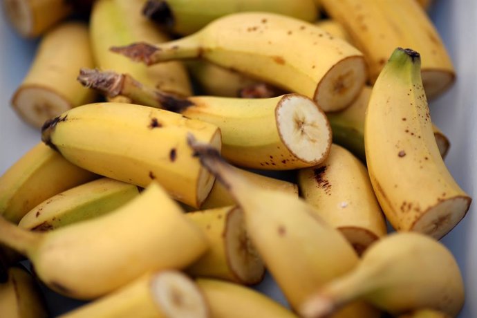 Archivo - Bananas, plátanos