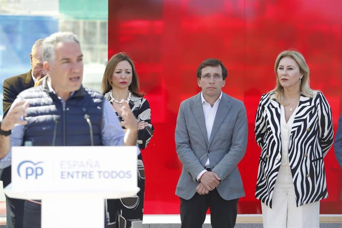 El coordinador general del PP, Elías Bendodo, ha intervenido en un acto con los alcaldes de Madrid y Málaga, José Luis Martínez-Almeida y Francisco de la Torre, respectivamente.