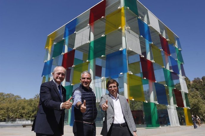 Francisco de la Torre, Elías Bendodo y José Luis Martínez-Almeida  en Málaga