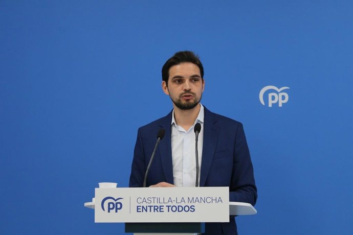 El portavoz del PP de C-LM, Santiago Serrano