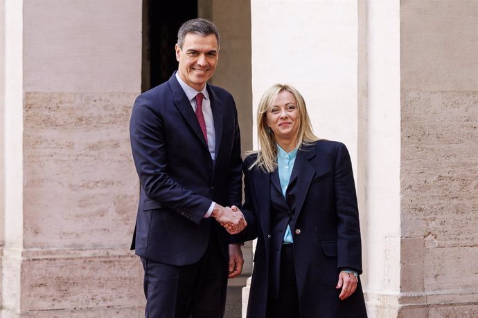 05 April 2023, Italy, Rome: Italian Prime Minister Giorgia Meloni receives Spanish Prime Minister Pedro Sanchez at the Chigi Palace. Photo: Roberto Monaldo/LaPresse via ZUMA Press/dpa