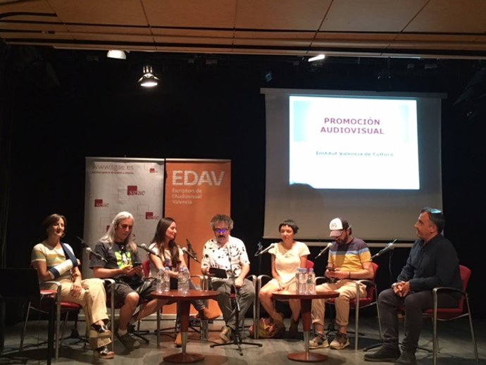 Mesa redonda X Aniversario Autors en Curt - 2022.