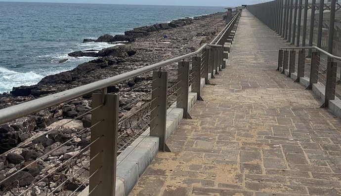 Escolleras del puerto de Melilla