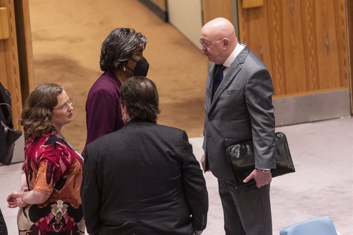 Archivo - August 22, 2022, New York, New York, United States: Ambassadors Linda Thomas-Greenfield and Vasily Nebenzya speaks before UN Security Council meeting on maintenance of international peace and security at UN Headquarters. Meeting was chaired by