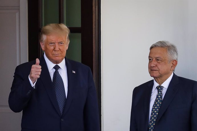 Archivo - July 8, 2020, Washington, District of Columbia, USA: United States President DONALD J. TRUMP welcomes President ANDRES MANUEL LOPEZ OBRADOR of Mexico, at the West Wing of the White House in Washington, D.C.