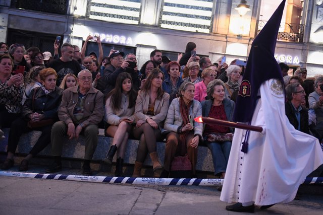 Paso de Nuestro Padre Jesús de la Salud durante la procesión de Semana Santa, ‘Los Gitanos’, que recorre  las calles del centro, de Semana Santa, a 5 de abril de 2023