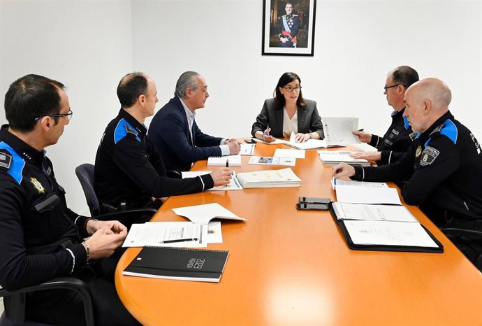 Visita con mandos de la Policía Local.