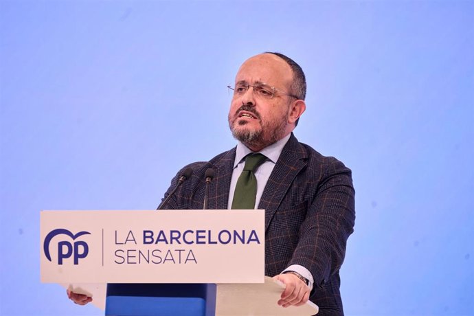 Archivo - El presidente del PP catalán, Alejandro Fernández