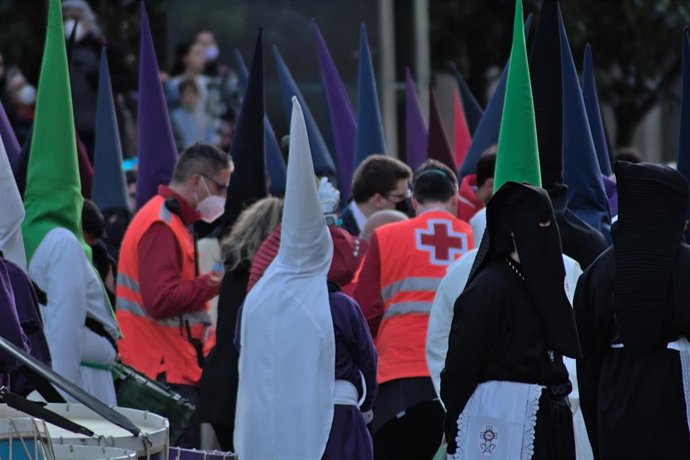Comunicado: Cruz Roja Refuerza Con Más Recursos Sanitarios La Procesión Del Santo Entierro