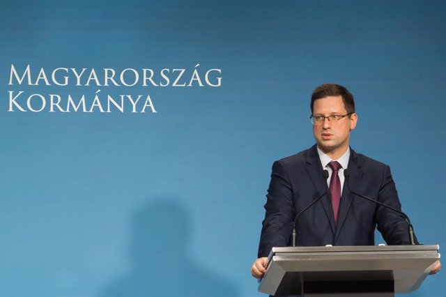 Archivo - (200311) -- BUDAPEST, March 11, 2020 (Xinhua) -- Gergely Gulyas, head of the Hungarian Prime Minister's Office, speaks during a press conference in Budapest, Hungary, on March 11, 2020. The Hungarian government declared a state of emergency to c