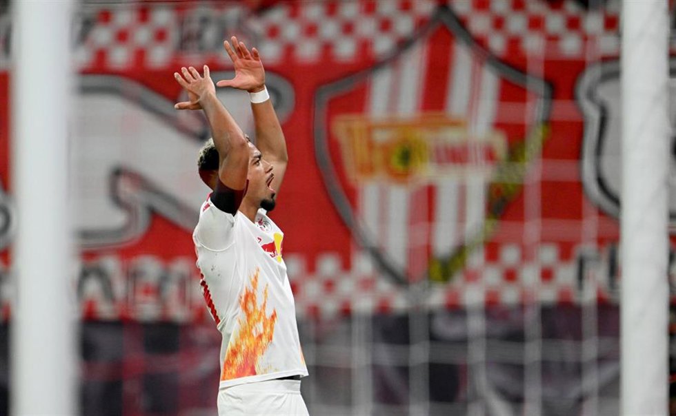 Archivo - El jugador del RB Leipzig Benjamin Henrichs