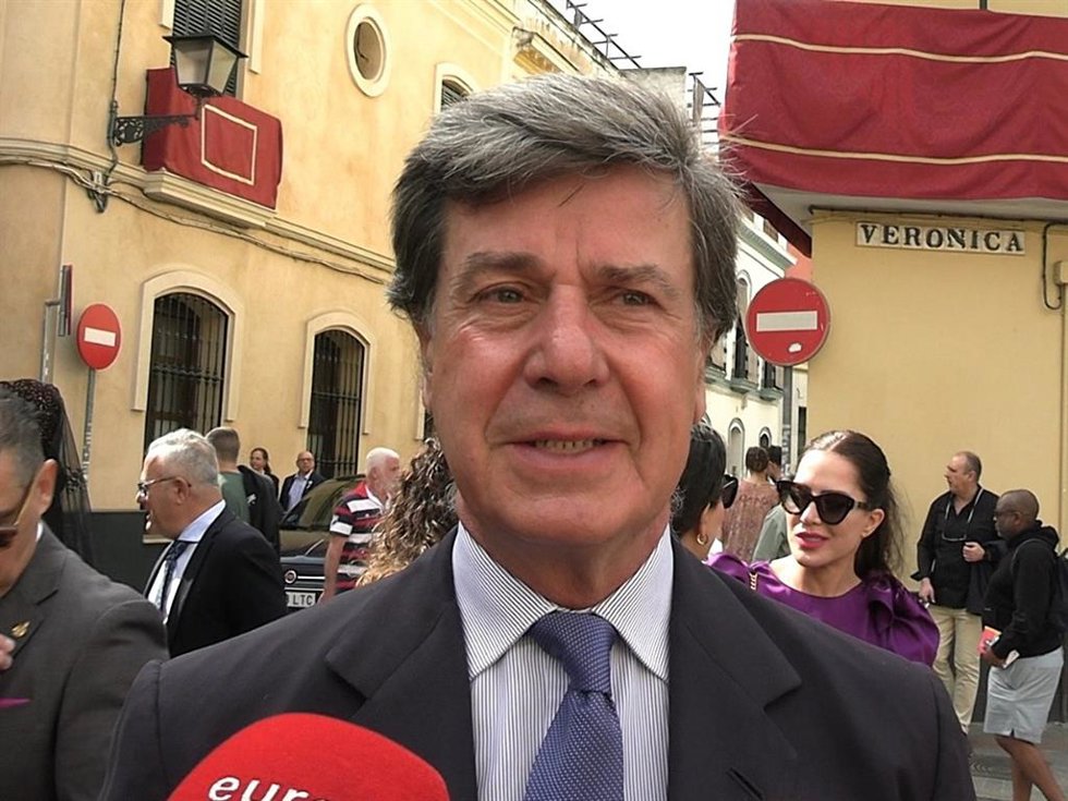 CAYETANO MARTÍNEZ DE IRUJO EN LA SEMANA SANTA DE SEVILLA