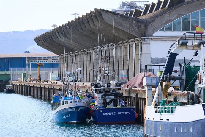 El pesquero 'Siempore Nécora' atracado en Santander tras participar en el rescate del 'Vilaboa UnO'.- Archivo