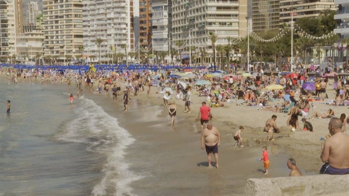 Playa de Benidorm (Alicante), este Jueves Santo