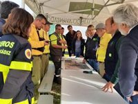 Un centenar de efectivos trabaja en el incendio forestal de Tarifa con al menos 50 hectáreas afectadas