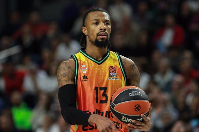 Shannon Evans of Valencia Basket looks on during Turkish Airlines Euroleague basketball match