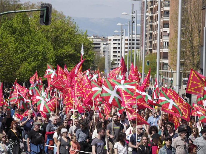 Archivo - Manifestación en Pamplona por el Aberri Eguna en 2022.