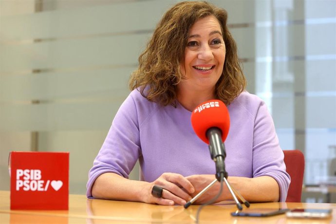 La candidata del PSIB a la presidencia del Govern, Francina Armengol, durante una entrevista con Europa Press