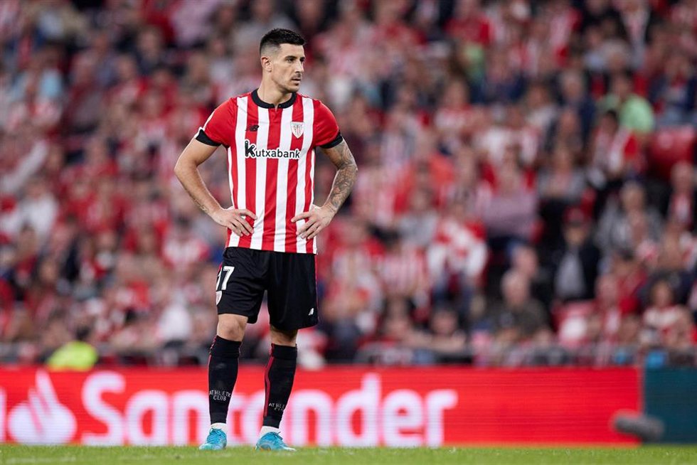 Archivo - Yuri Berchiche, durante un partido del Athletic Club.
