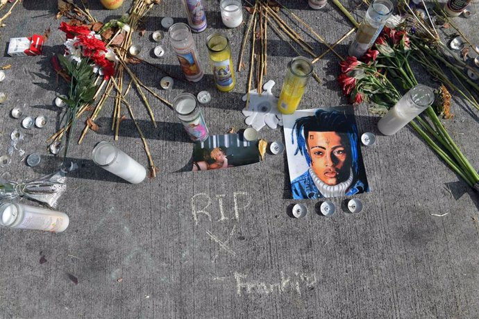 Archivo - Homenaje al rapero estadounidense XXXTentacion en el lugar donde fue tiroteado en Florida, Estados Unidos