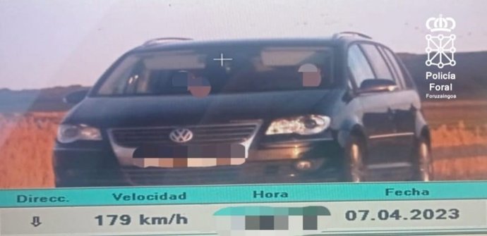 Vehículo interceptado circulando a 179 km/h