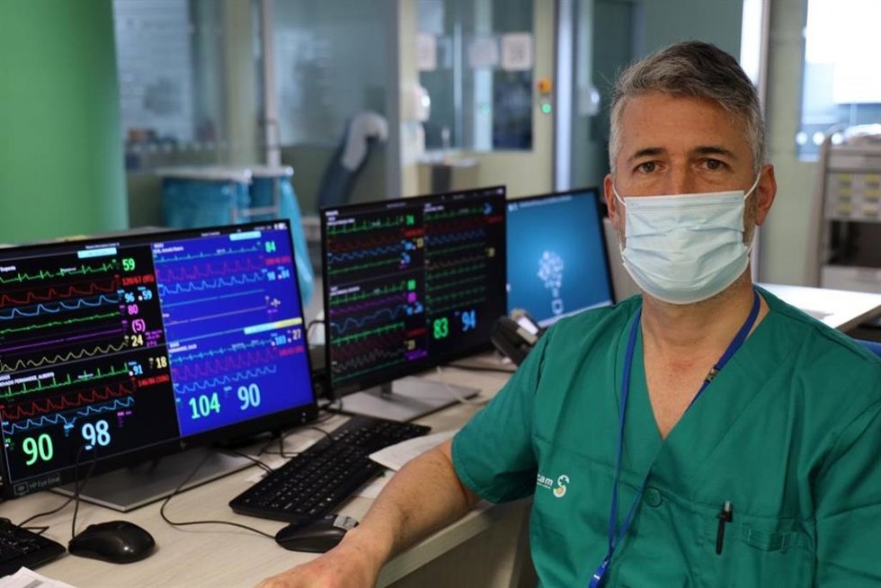 Miembro del servicio de Medicina Intensiva del Hospital de Toledo
